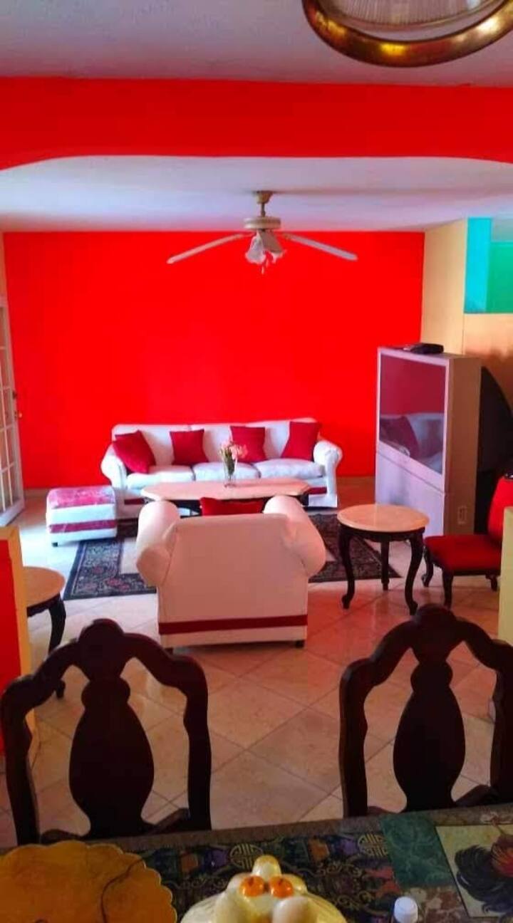 Lovely Home Available With Free Parking - Port-au-Prince