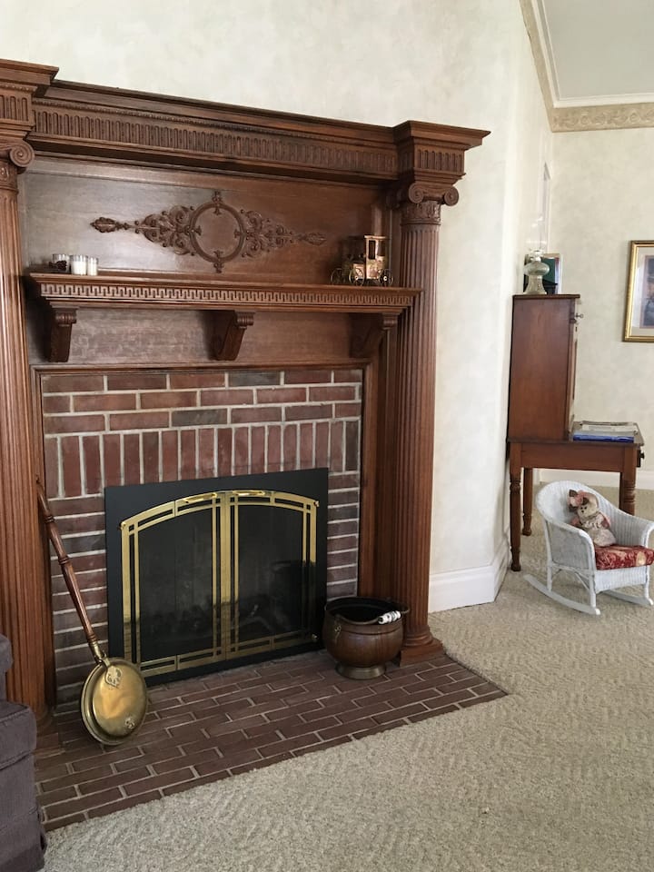 Rojahn House group lodging / special event space Houses for Rent in Paoli, Indiana, United