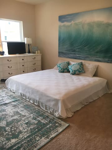 Peaceful Island Escape - Private Entrance,KING bed