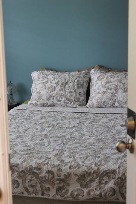 Cozy Queen-Sized Bed