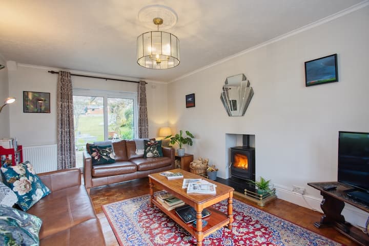 Central Lyme Regis 4 Bed, Gdn, Parking, Sea Views - Charmouth