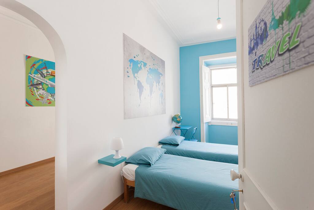 travel room . quadruple