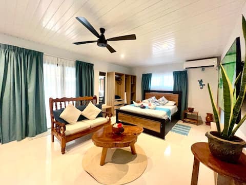 Le Port Guest House (Family)