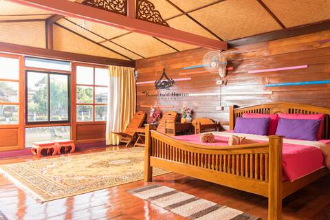 Kanecha's Home Lampang (Water Front House)