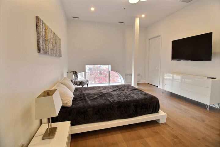 Castle Manor Penthouse – more units available gallery image 5