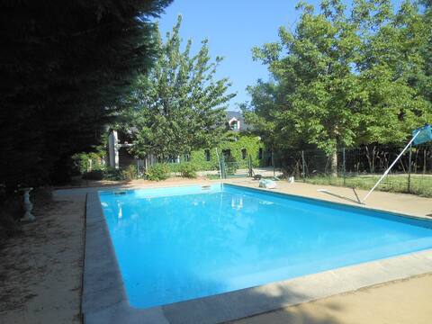 Character house, private pool 8 people