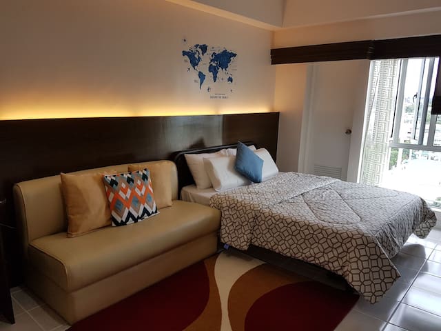 *Amigos Place*(w/ Massage Chair, Netflix & WiFi=)