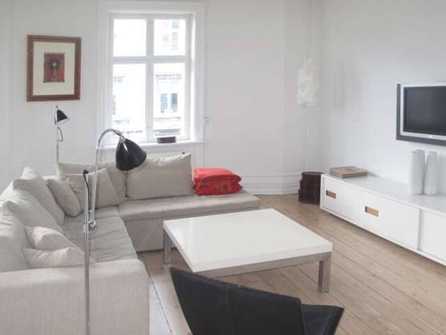 Charming family friendly city flat gallery image 3