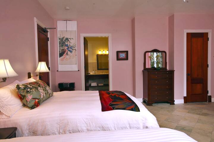 Elegant Lodge at Hawaii Island Retreat – 10 Rooms gallery image 4