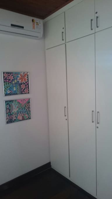 ARMÁRIOS NOS QUARTOS