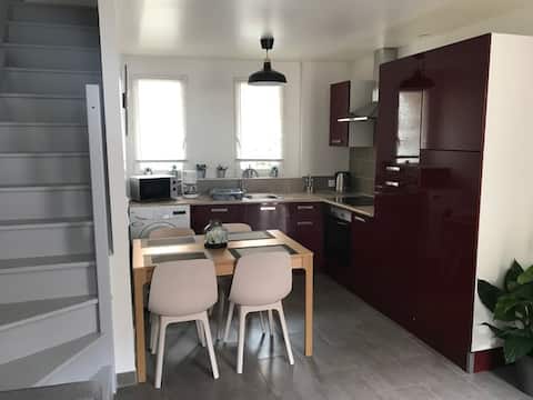 Roissy-en-France house for up to 6 people