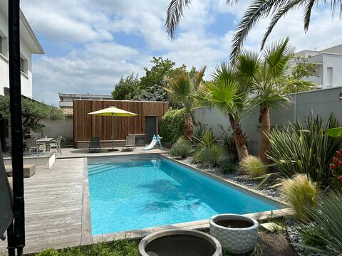 Contemporary house with pool