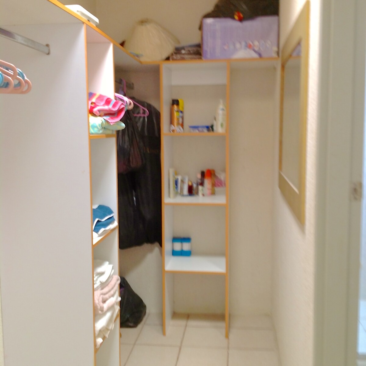 Chambre avec placard