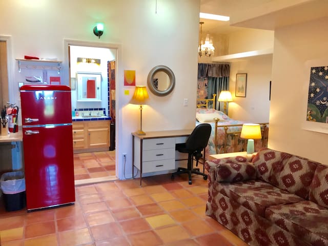 Dahlia Suite-Ray's Country Gardens