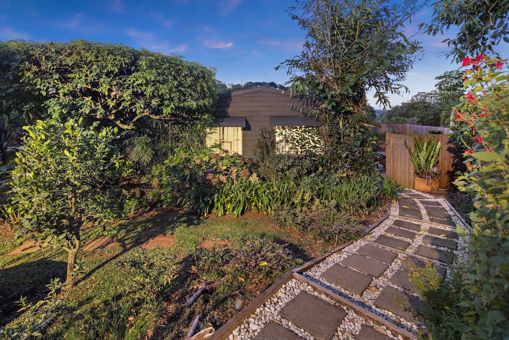 The path to the cottage