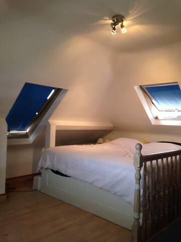 3-bed apartment, WC1 gallery image 2