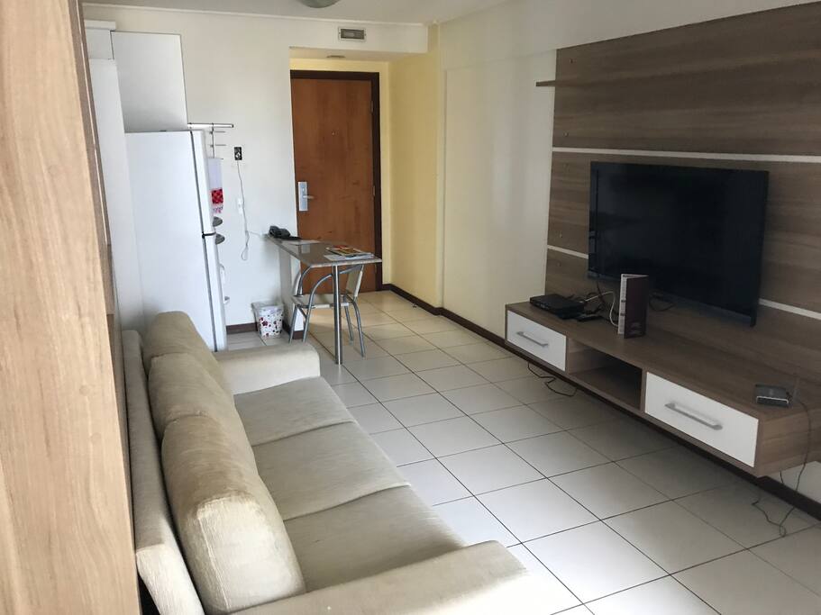 Sala e cozinha integrados .