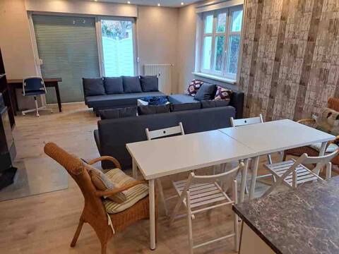Spacious 100qm apartment with terrace & fireplace