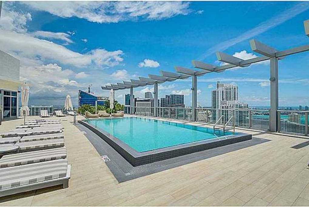 43 rd floor pool with an outstanding view