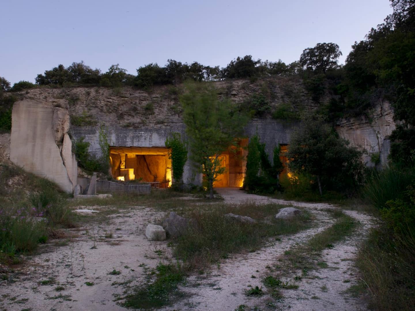 Cave House — photo 2