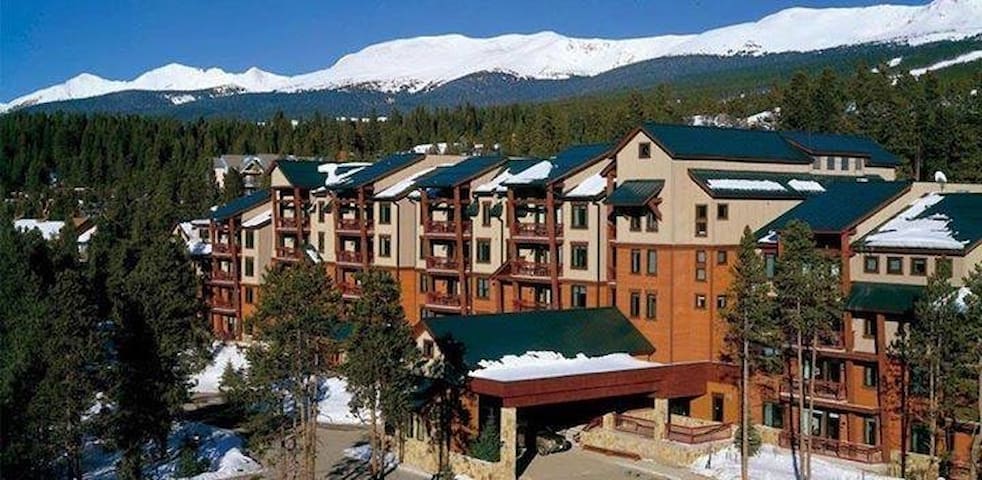 Lodge Studio w/View Walk lift/town