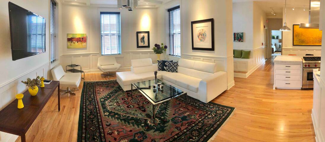 Elegant 6 Bedroom Penthouse on Thames gallery image 2