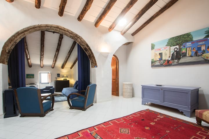 Sala de televisión/dormitorio para niños (2 camas), contigua a la suite principal en el primer piso