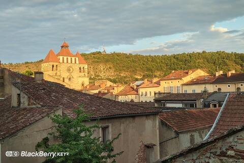 Big beautiful house in the heart of the old Cahors