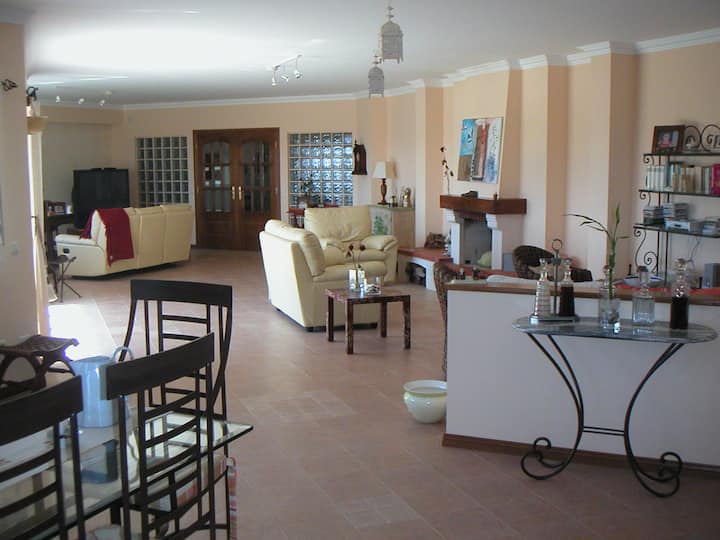 Oceanfront Vila With Pool, Hot Tub & Walk To Ocean - Foz do Arelho