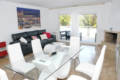 Successful Airbnb property: Family home in Sitges with cinema & play area in Sitges