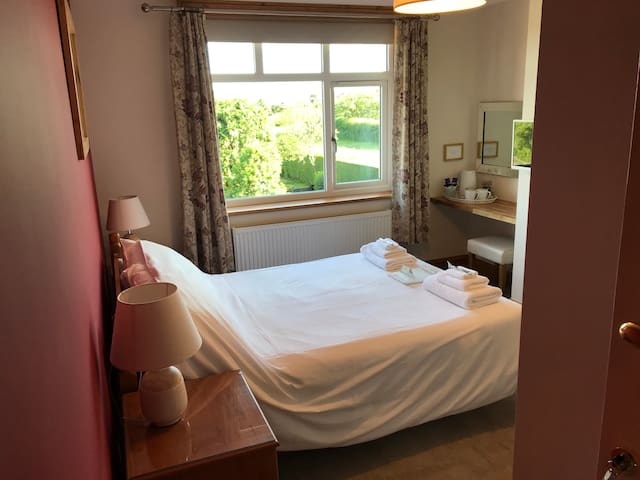 Moor Edge Dog Friendly B&B Room 2