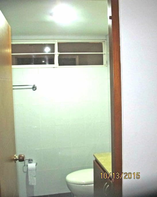 segundo baño auxiliar con ducha