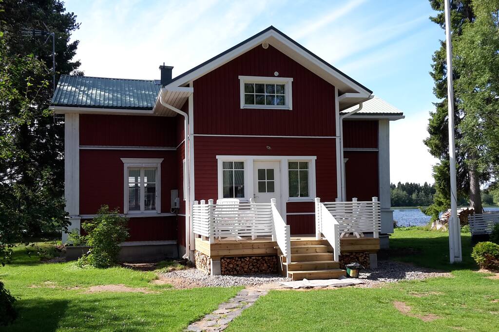 Päärakennus/ The house