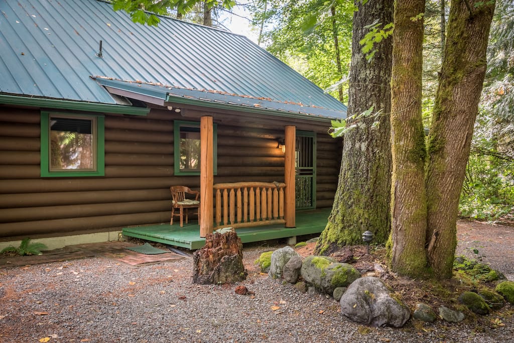 Knotty Bear Hideaway-Knotty Bear Hideaway Entrance