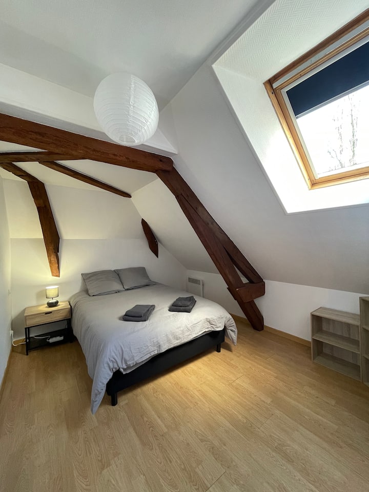 ห้องนอน 2 (Bedroom 2)