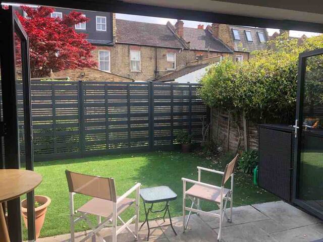 Great Vibe 3 bed house (4 bed option) gallery image 4