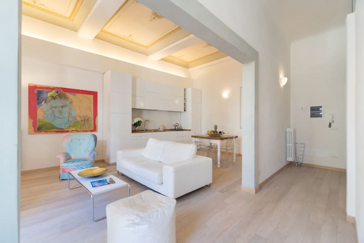 Modern home in downtown Florence