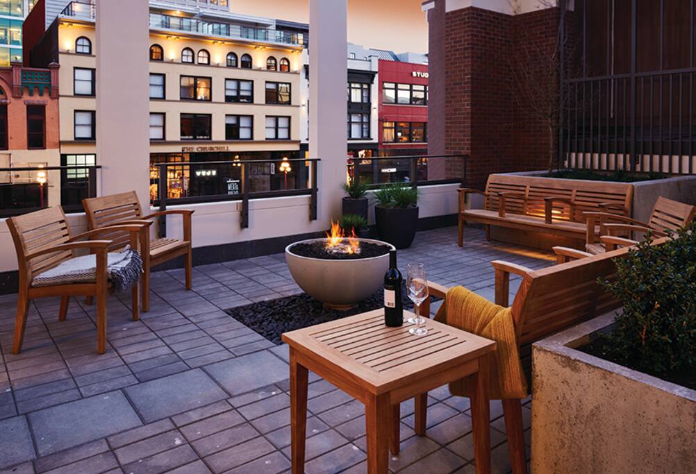 Spectacular New Downtown Condo Condominiums for Rent in Victoria, British Columbia, Canada Spectacular New Downtown Condo Condominiums for Rent in Victoria, British Columbia, Canada