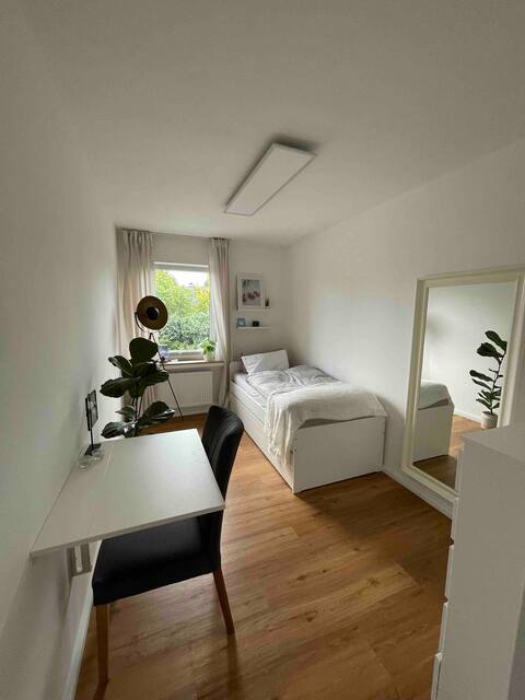Cute room in my townhouse! 😊
