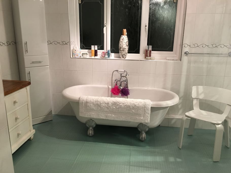 Guest's Bathroom