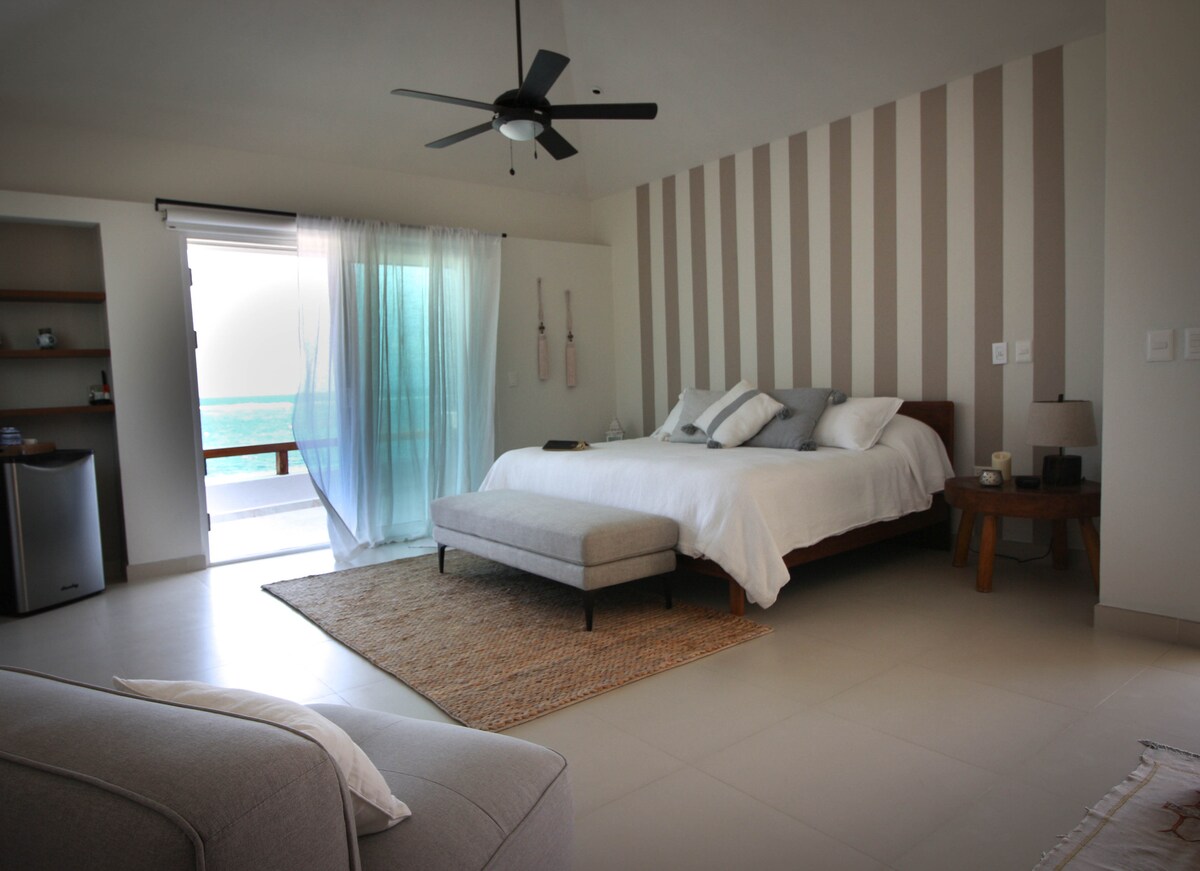 Anuncio de Airbnb popular: Oceanfront Rooftop Suite en Puerto Morelos