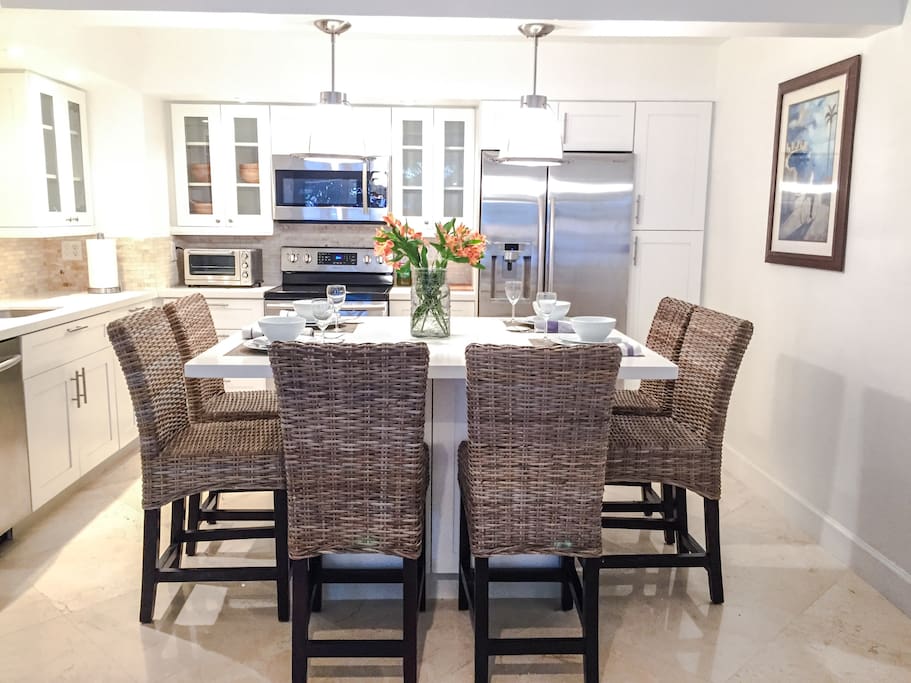 Marble floors, quartz counters