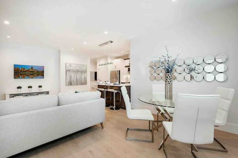 Luxurious & Air Conditioned Suite in White Rock