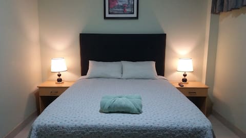 Private room near the airport for 2 people.