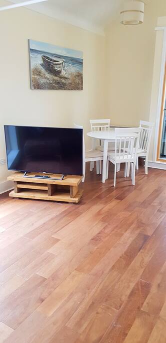 4k TV with WiFi