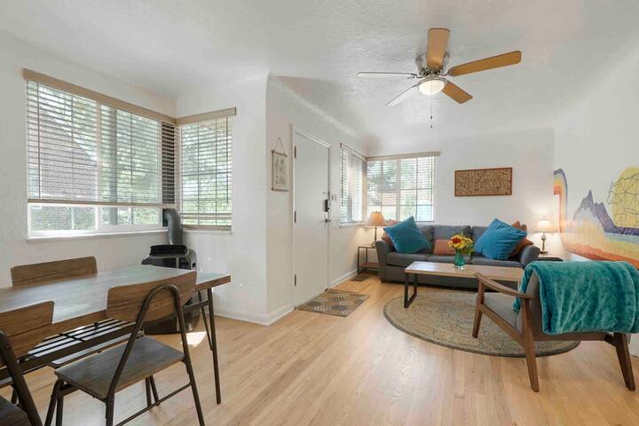 Highland 10 minutes to everything PET/420 friendly gallery image 3