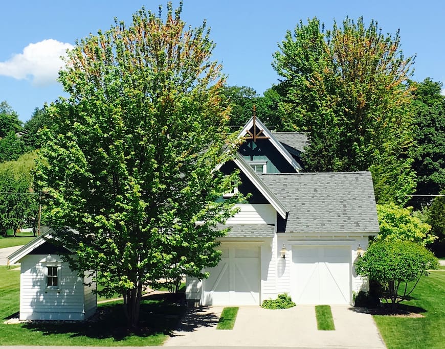 2-Car Garage