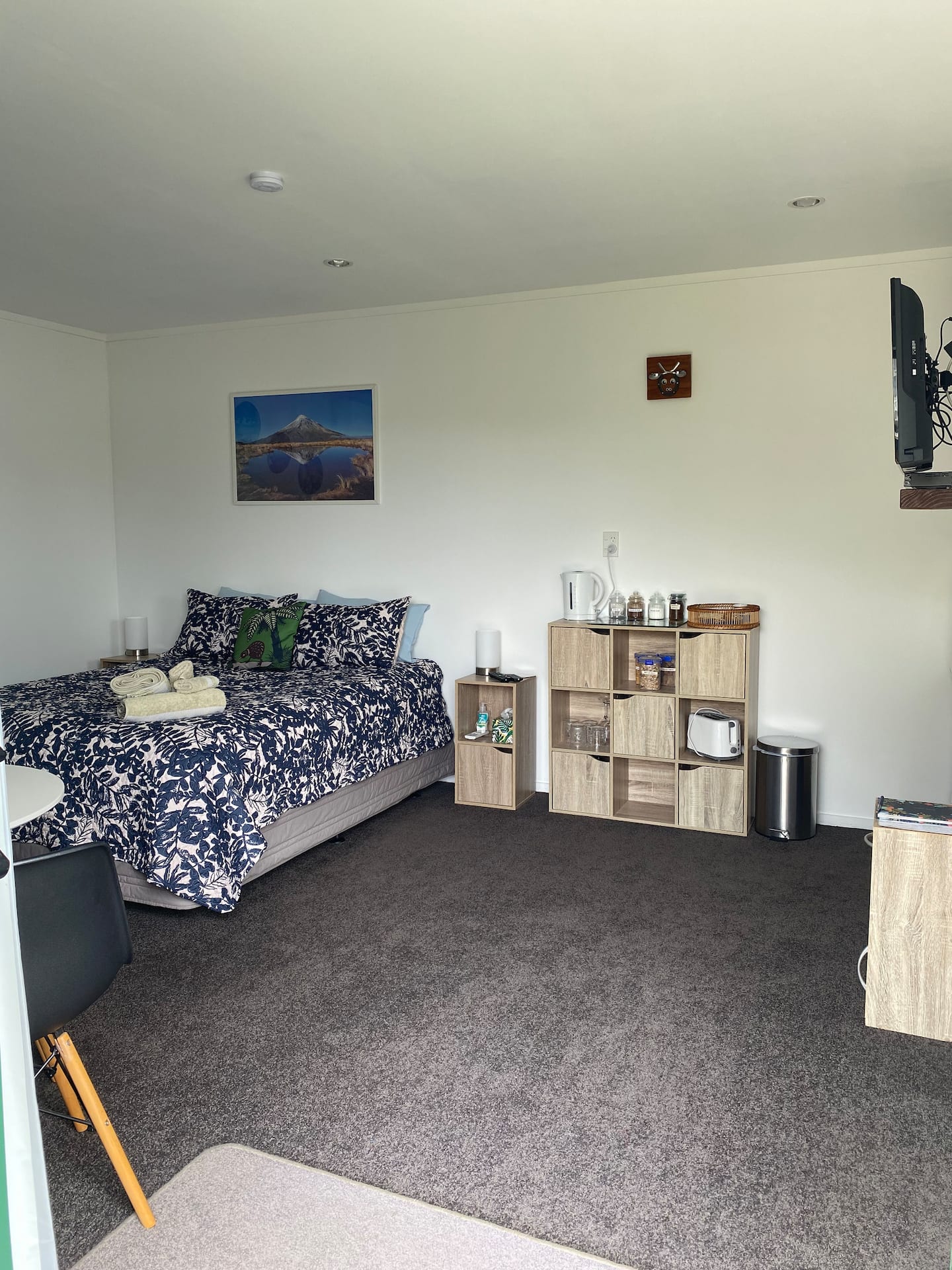 Raz And Louise’s B&b 2