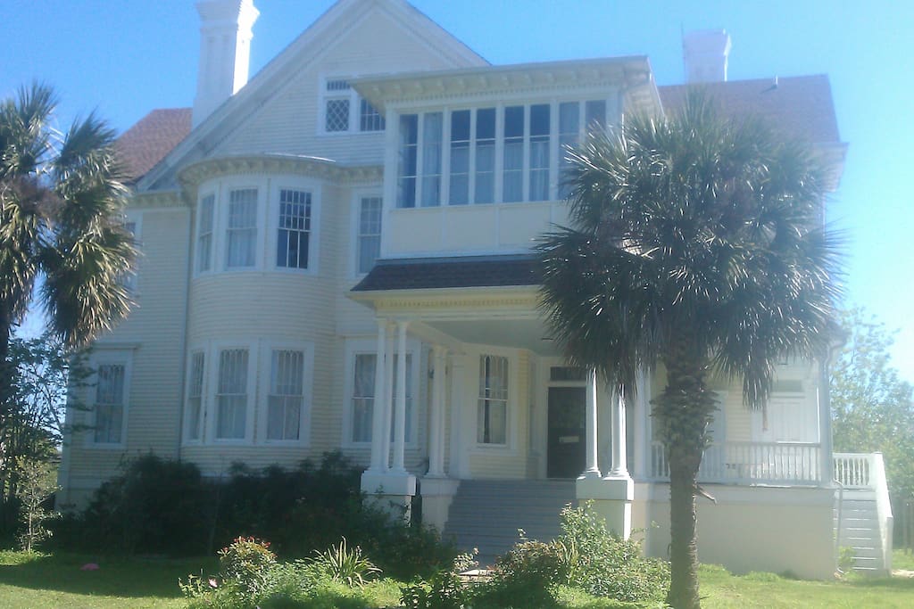 Building,Cottage,Field,Grass,Lawn