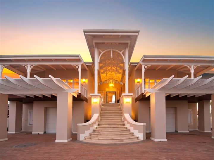 Beach Front Holiday House - Sedgefield